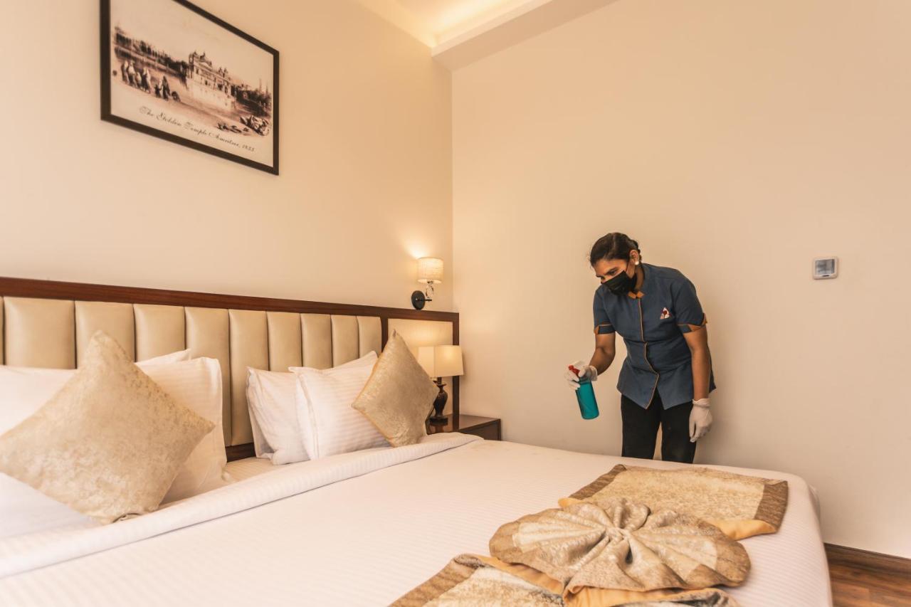 Hotel Amritara Sadka Amritsar Esterno foto
