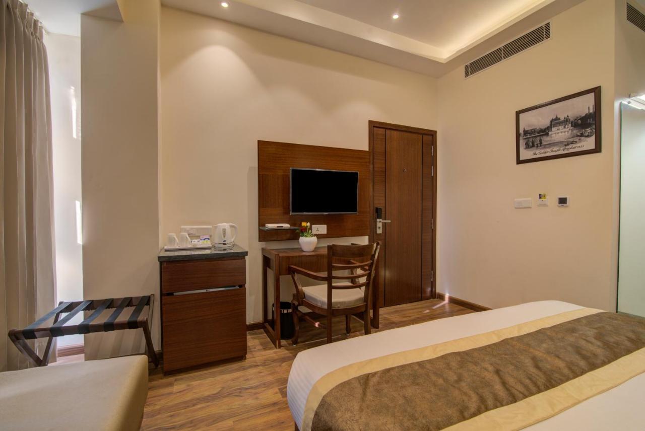 Hotel Amritara Sadka Amritsar Esterno foto